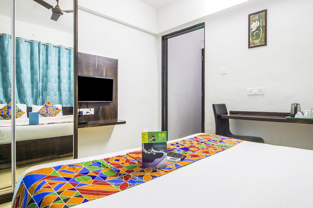 Fabhotel Pruthamesh Pride Nashik Exteriör bild
